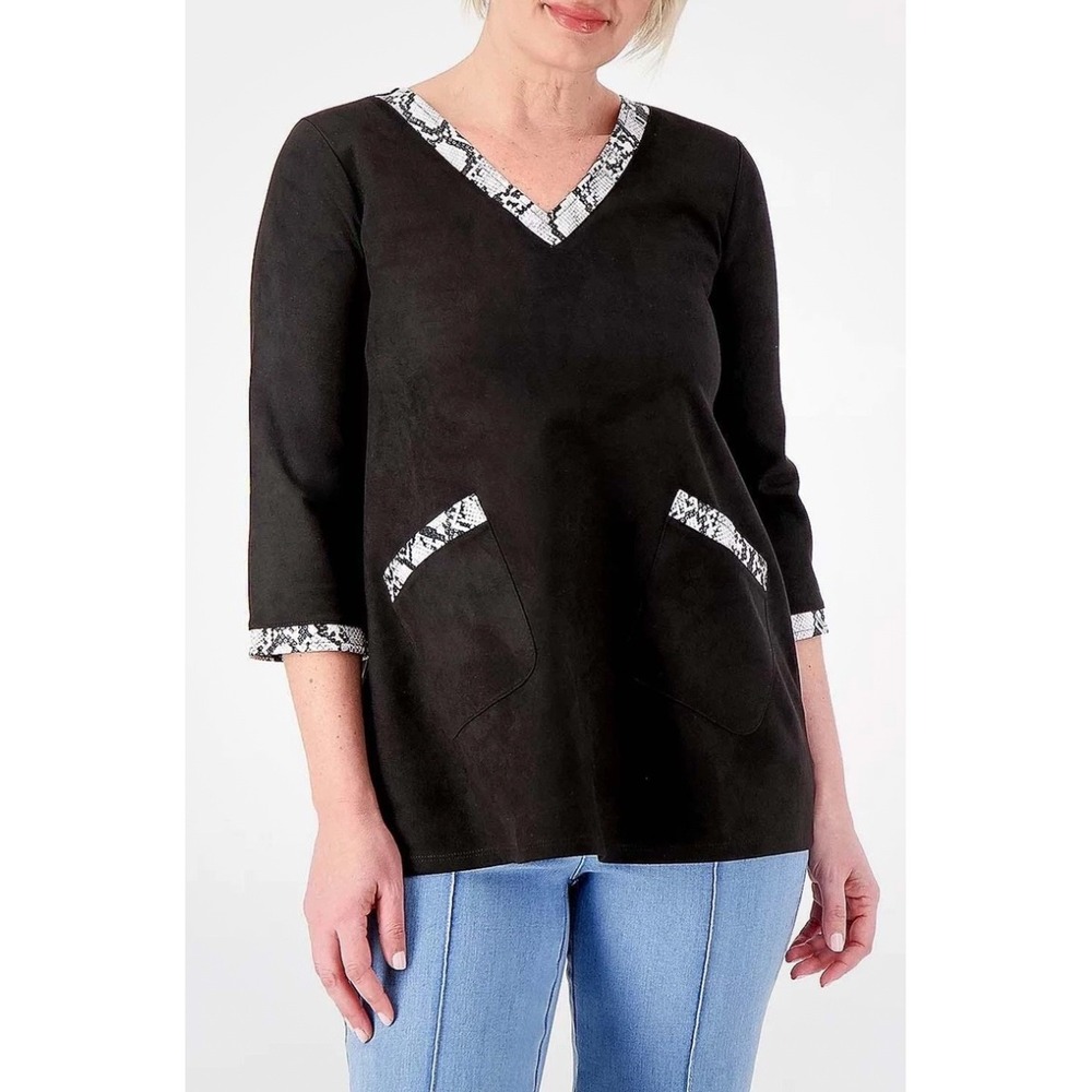 Attitudes by Renee Faux Suede Top w/ Faux Snake Trim Black Size‎ 3X
